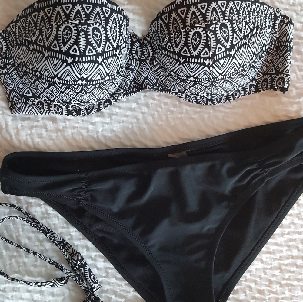 Old Navy Black & White Mixed Print Bikini Sz M